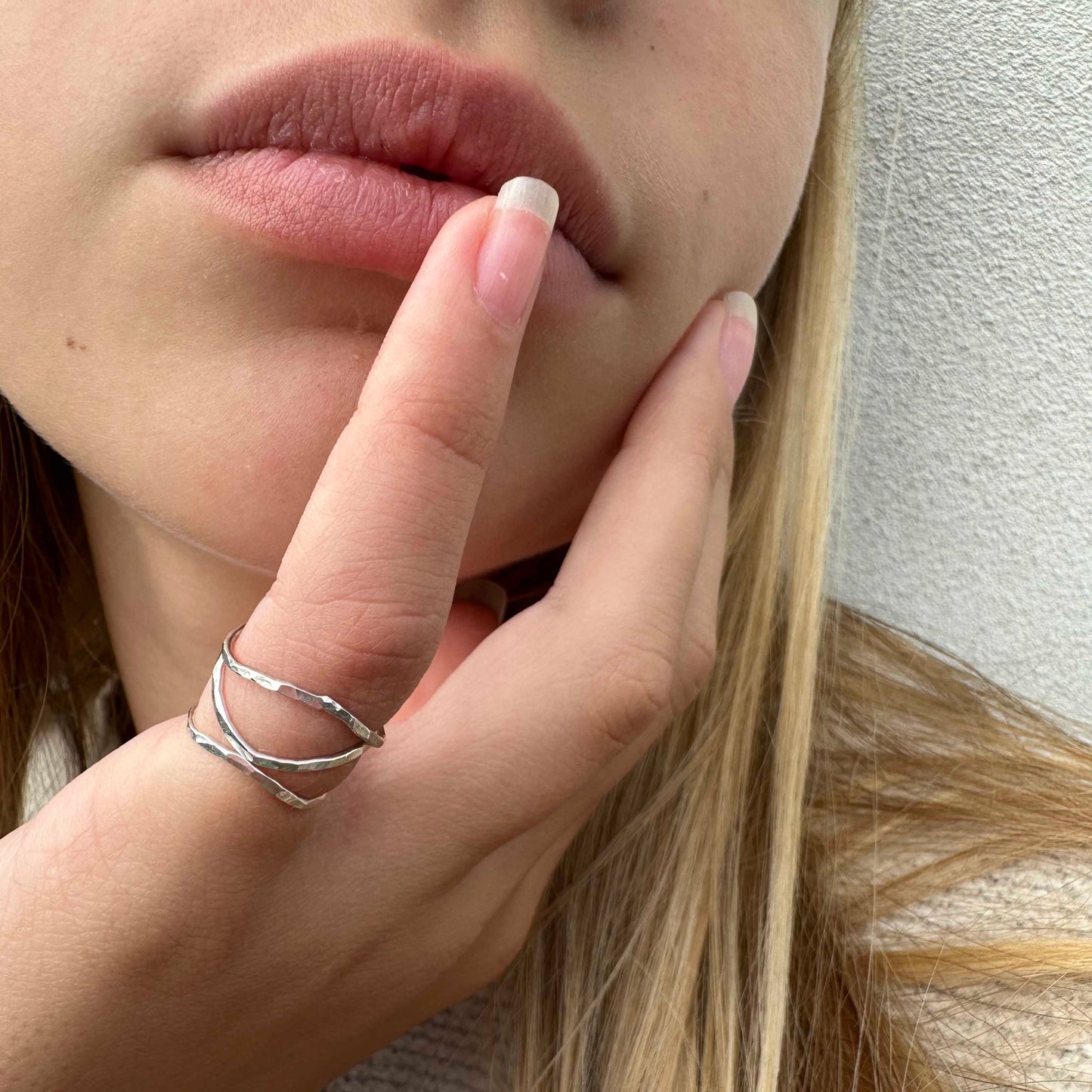 Earth cracks slim wave