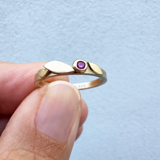 Lotus ruby ring - gold