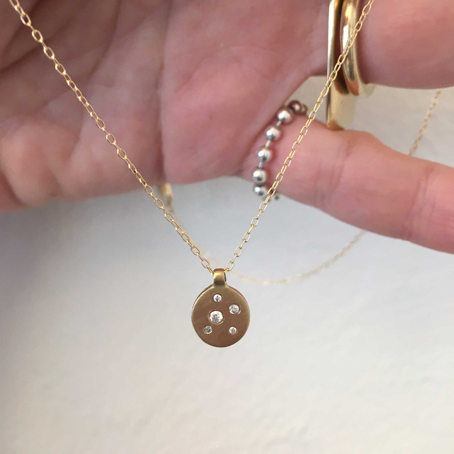 La Luna + five diamonds - gold