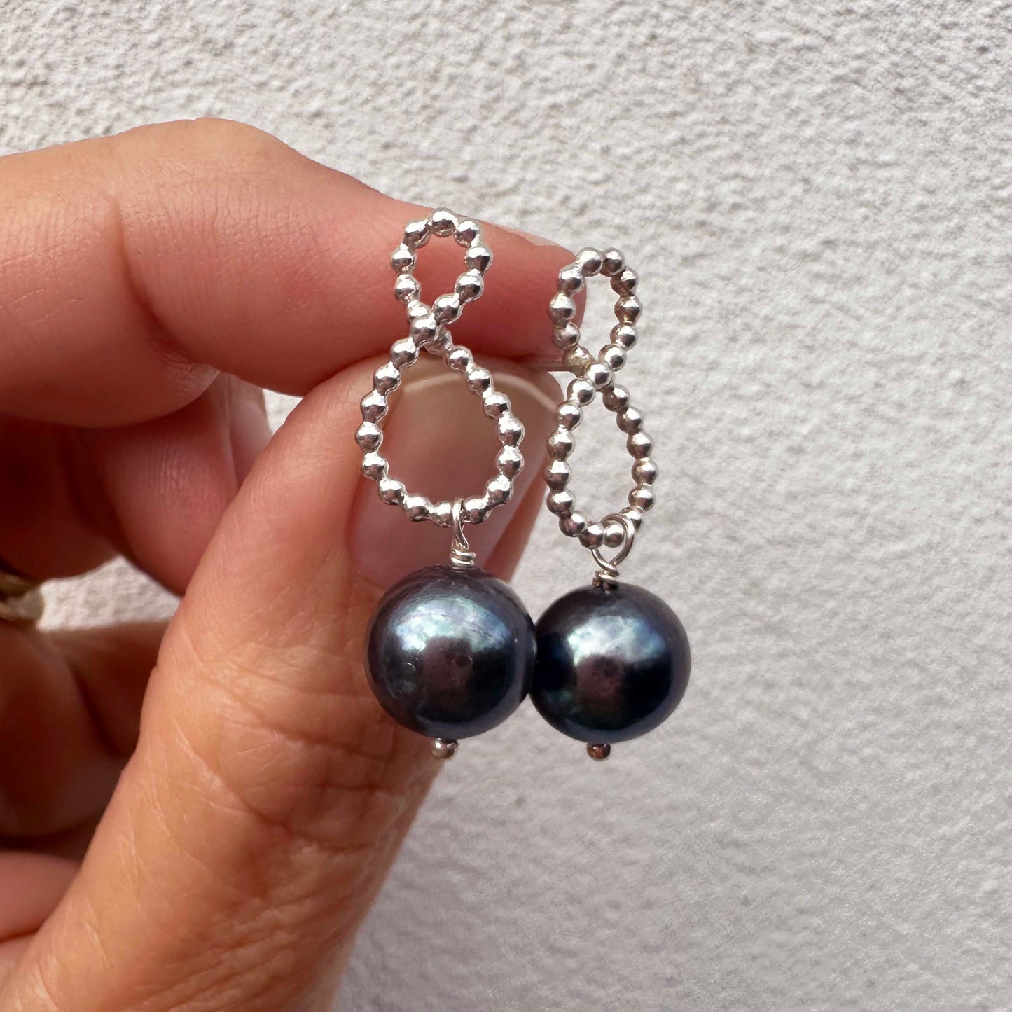 Infinite silver black perle