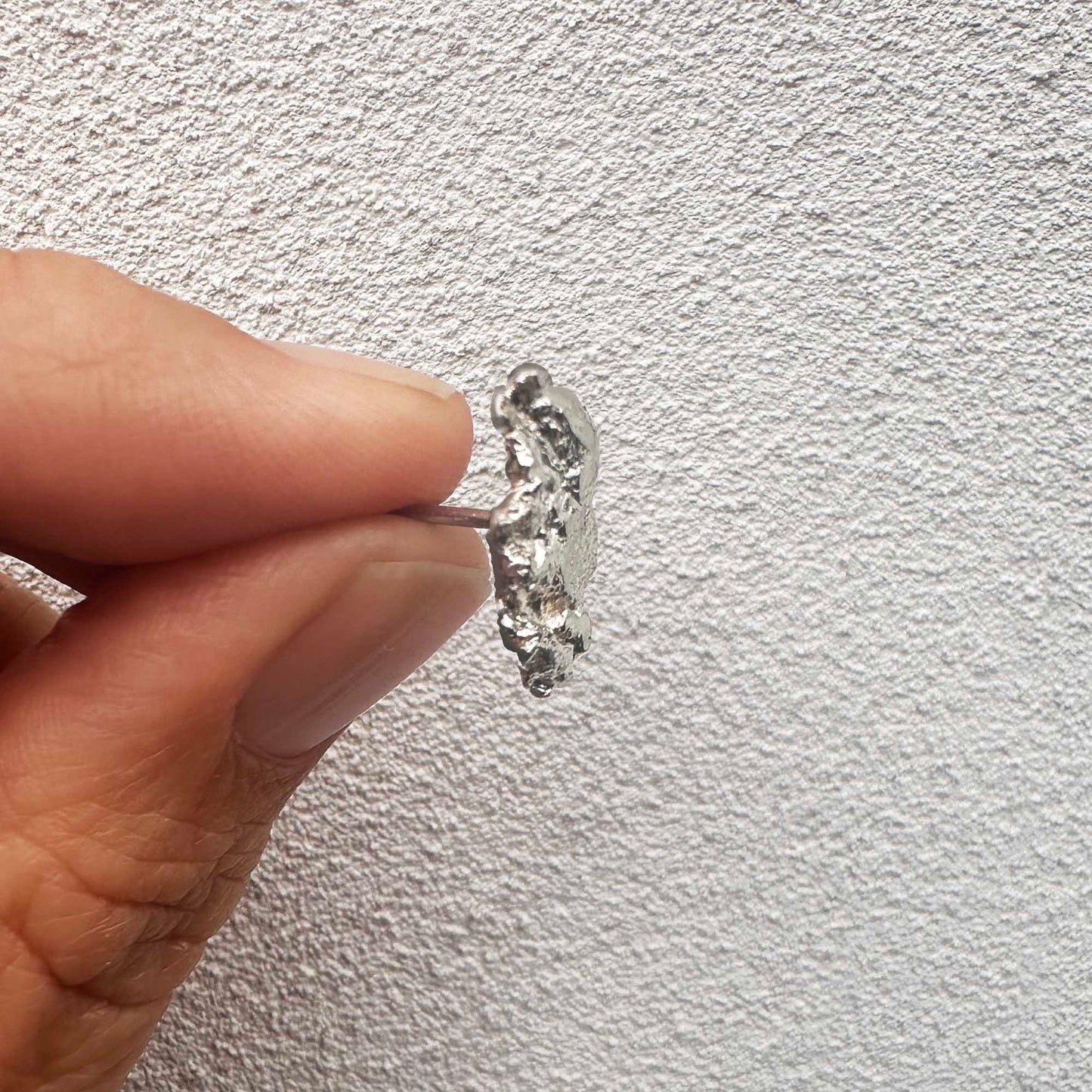 Scratchy unique small 2