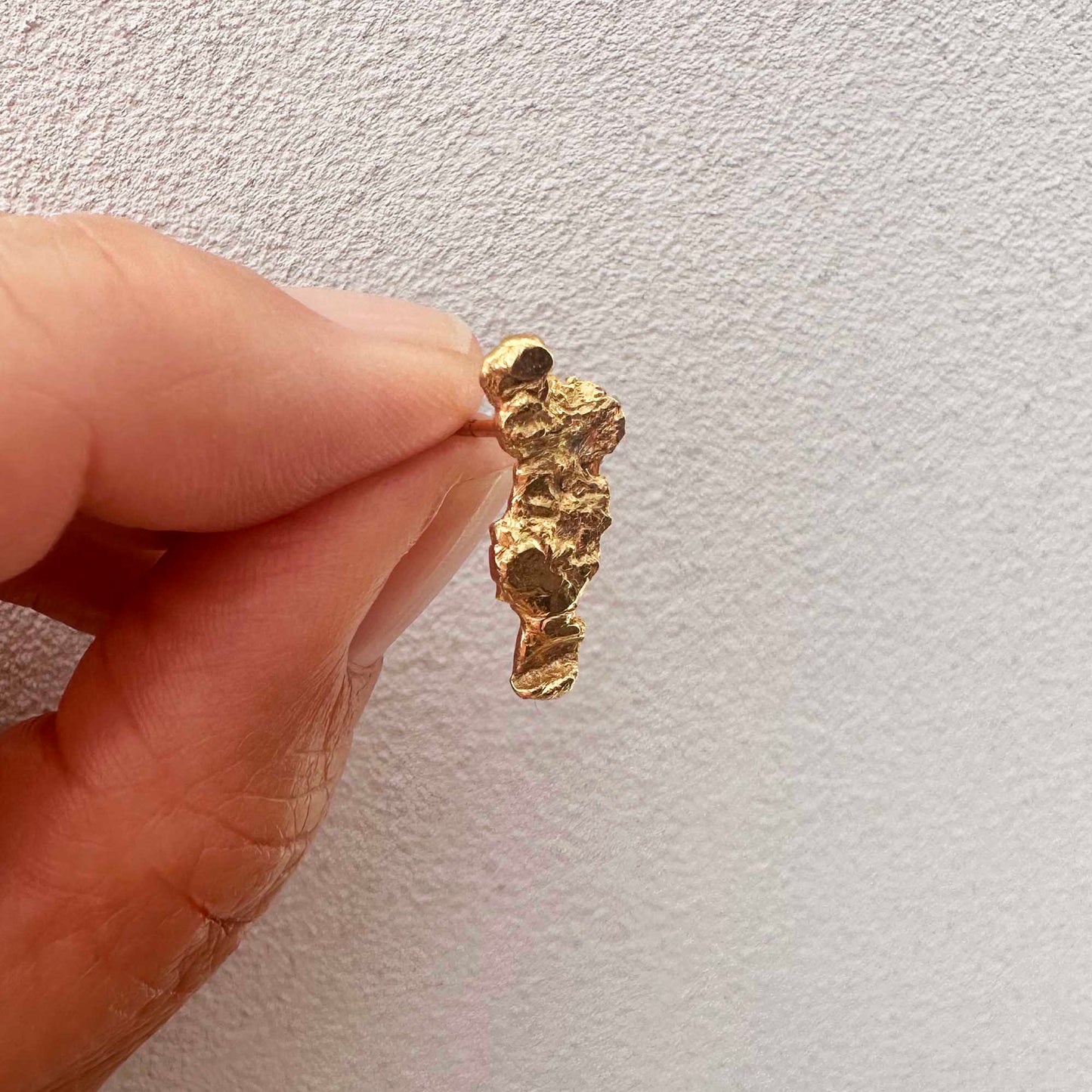 Scratchy unique large 2