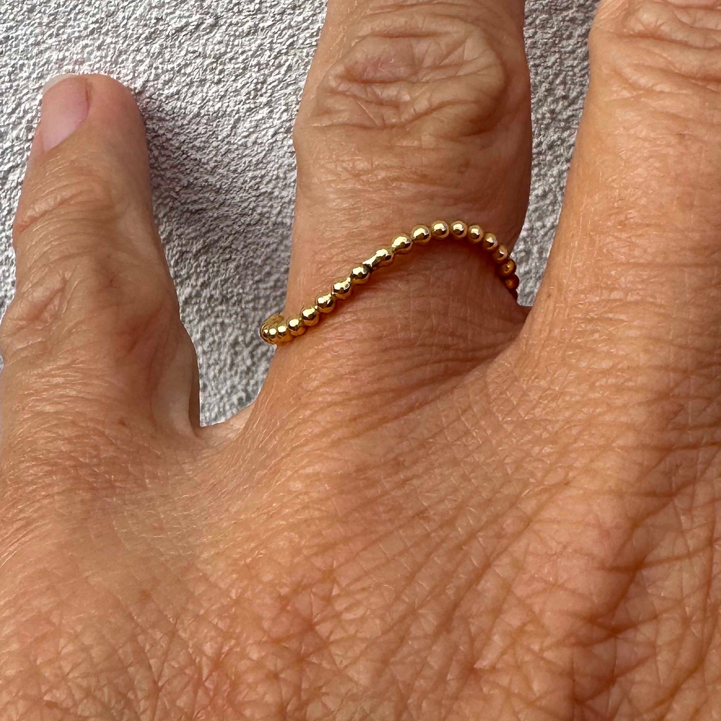 Wavy ball string - gilded