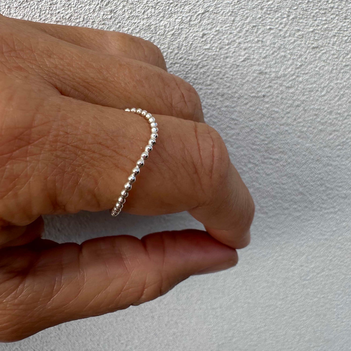 Wavy ball string silver