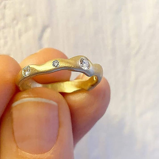 Organic with diamonds - gold