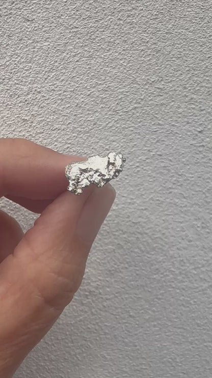 Scratchy unique small 2